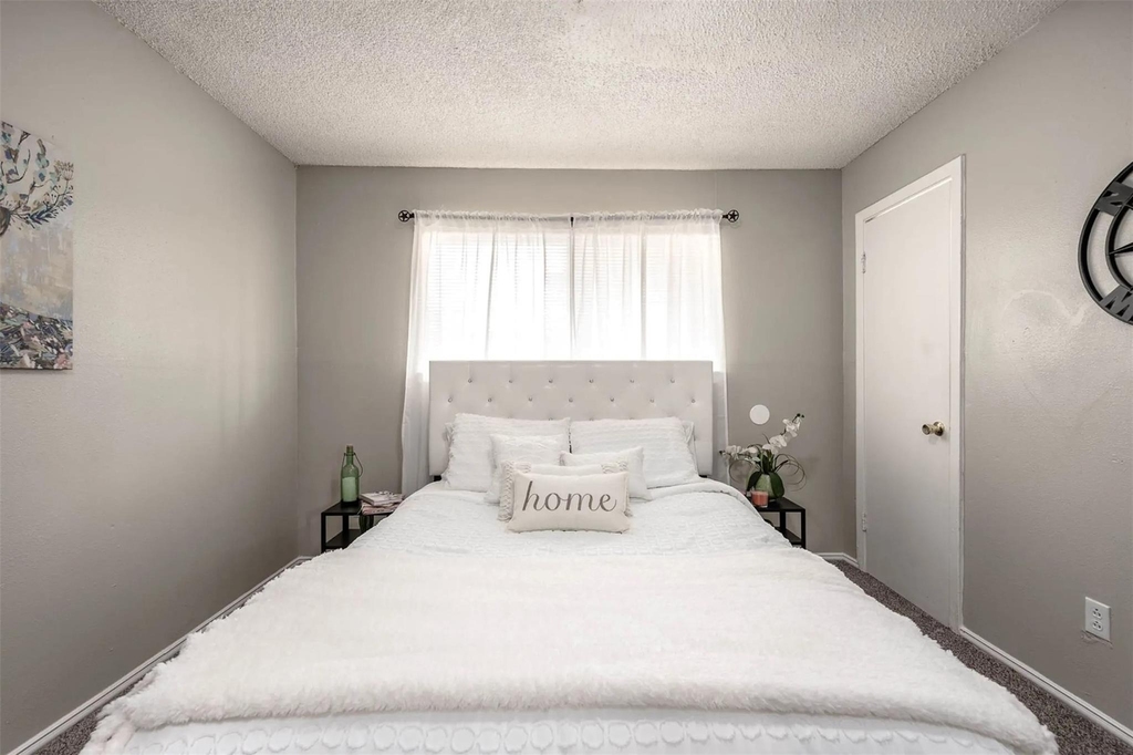 4343 Shaver Street - Photo 2
