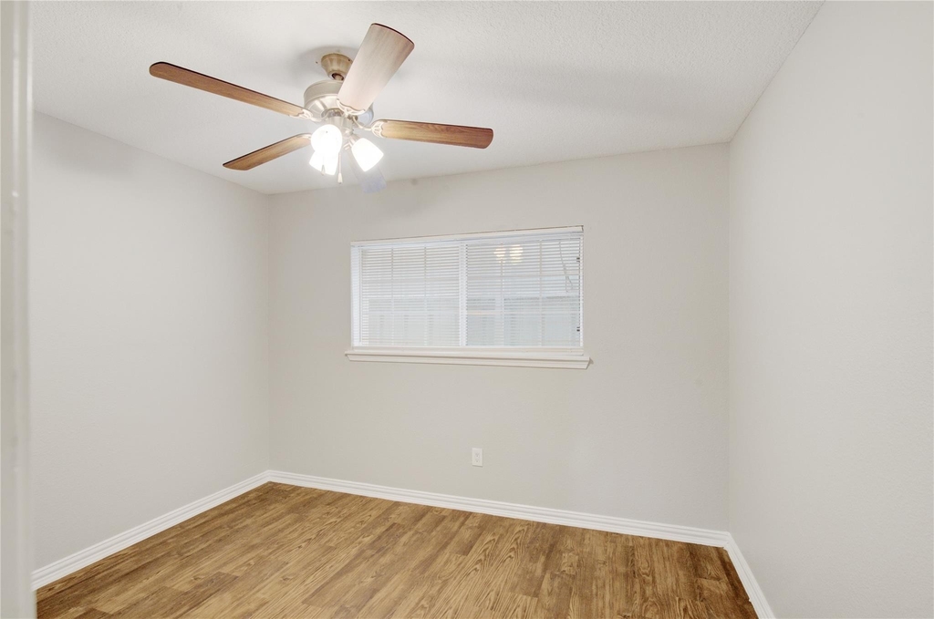 5701 Schumacher Lane - Photo 3