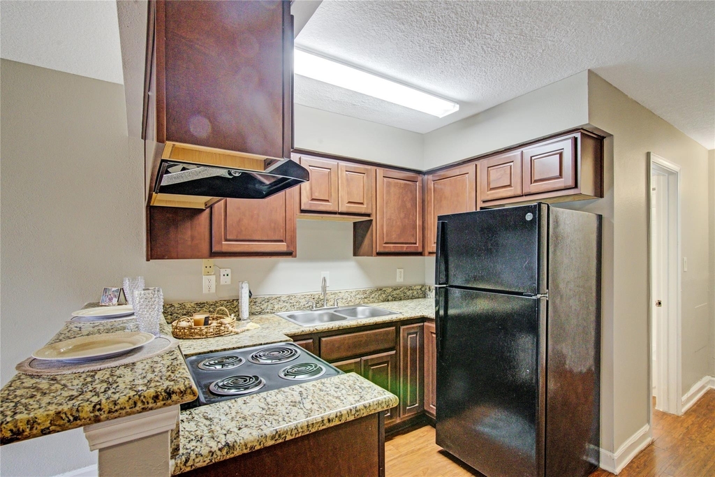 5701 Schumacher Lane - Photo 6