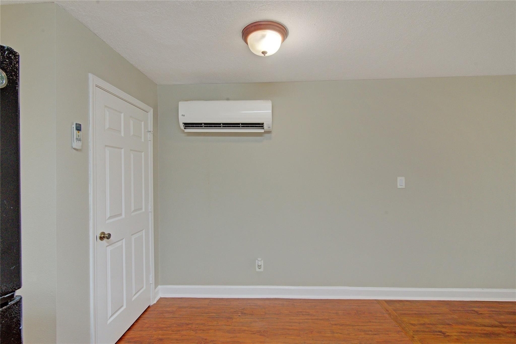 5701 Schumacher Lane - Photo 9