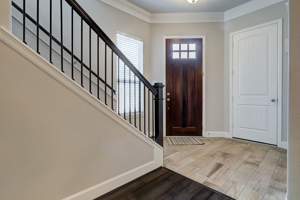 5326 Larkin Street - Photo 1