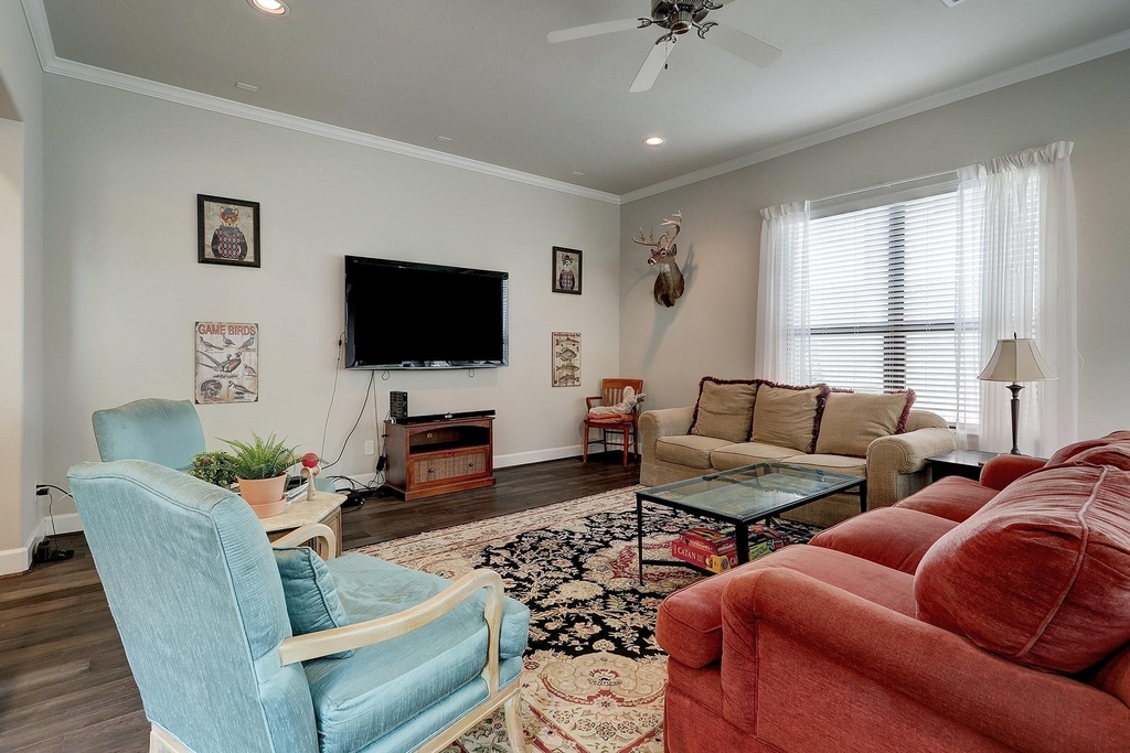5326 Larkin Street - Photo 7