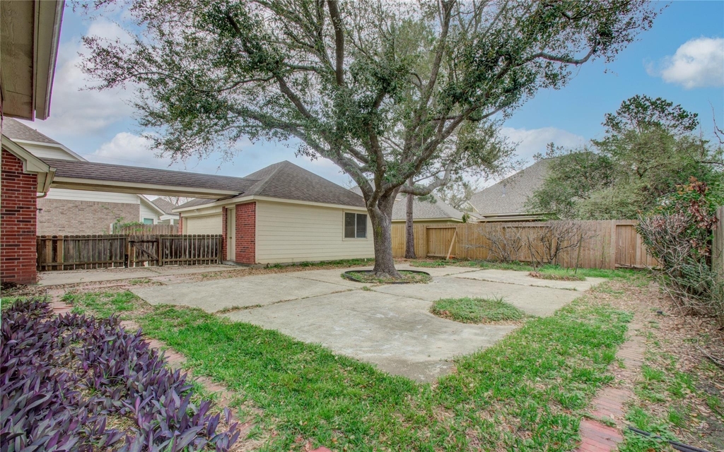 411 Green Stone Court - Photo 33