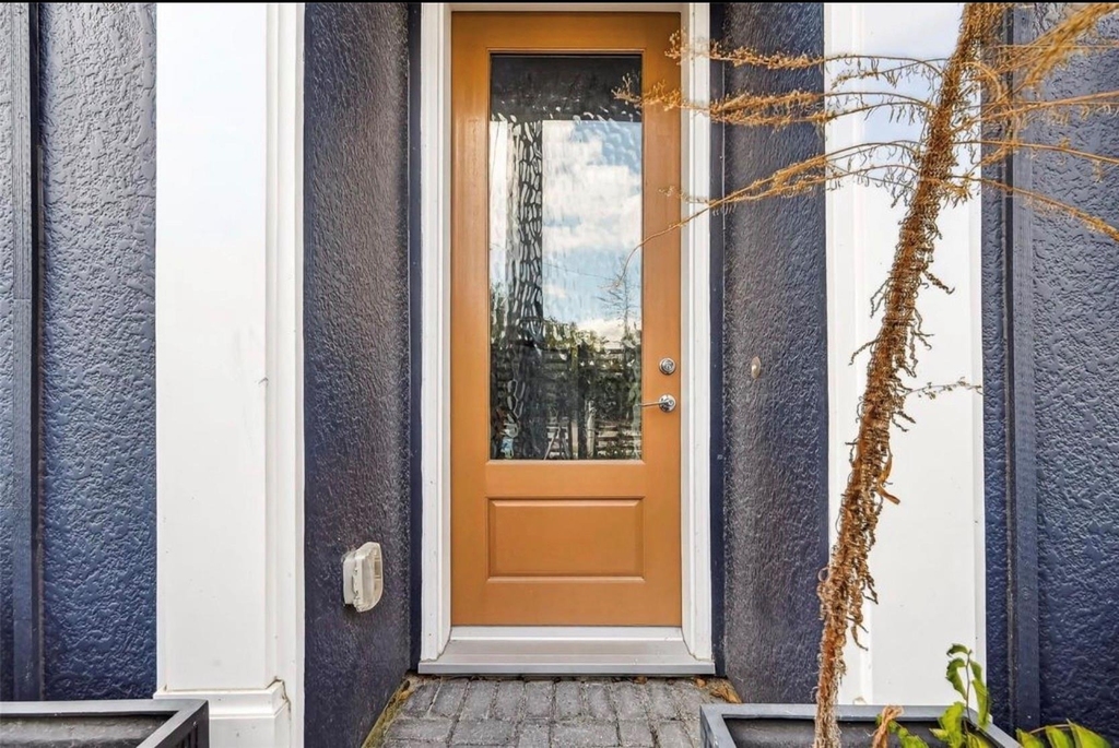815 Bringhurst Street - Photo 2