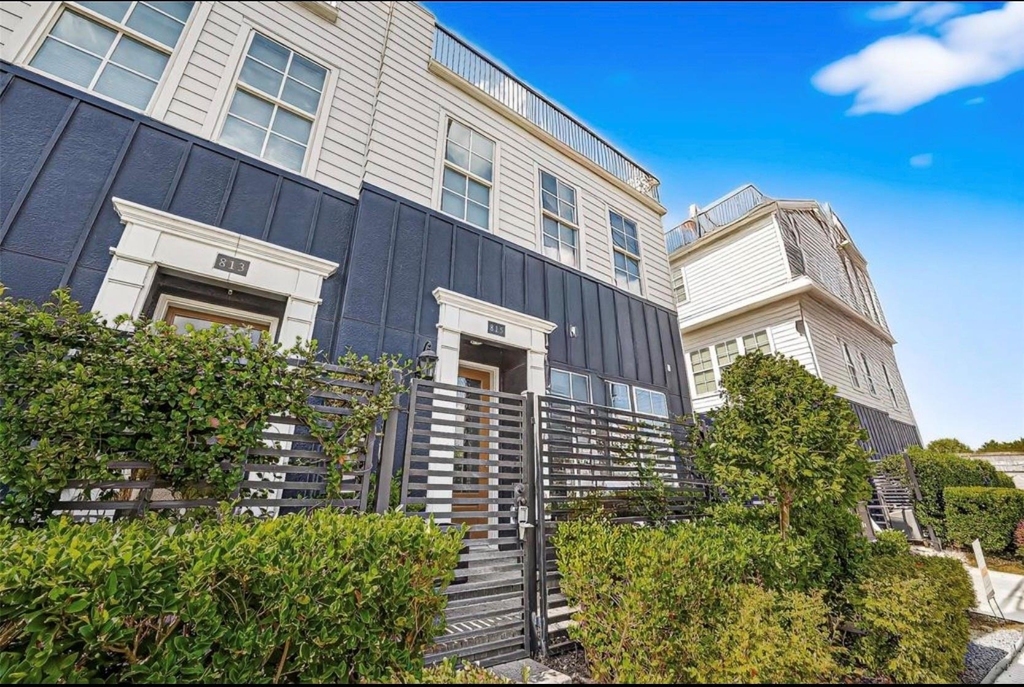 815 Bringhurst Street - Photo 1