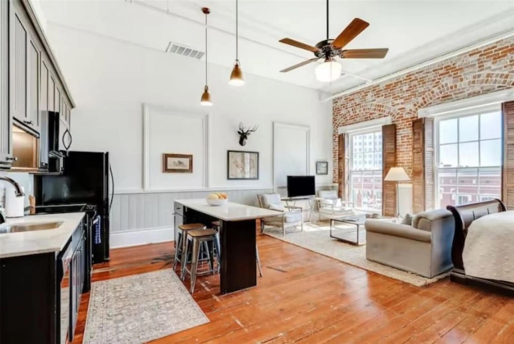 2010 Strand St - Photo 4
