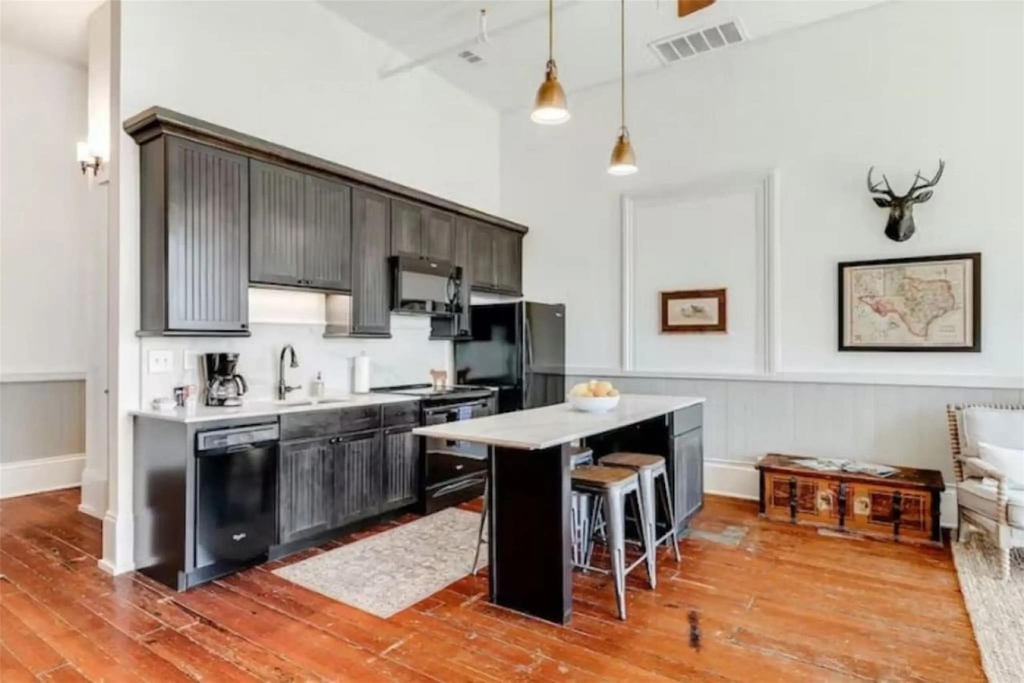 2010 Strand St - Photo 3