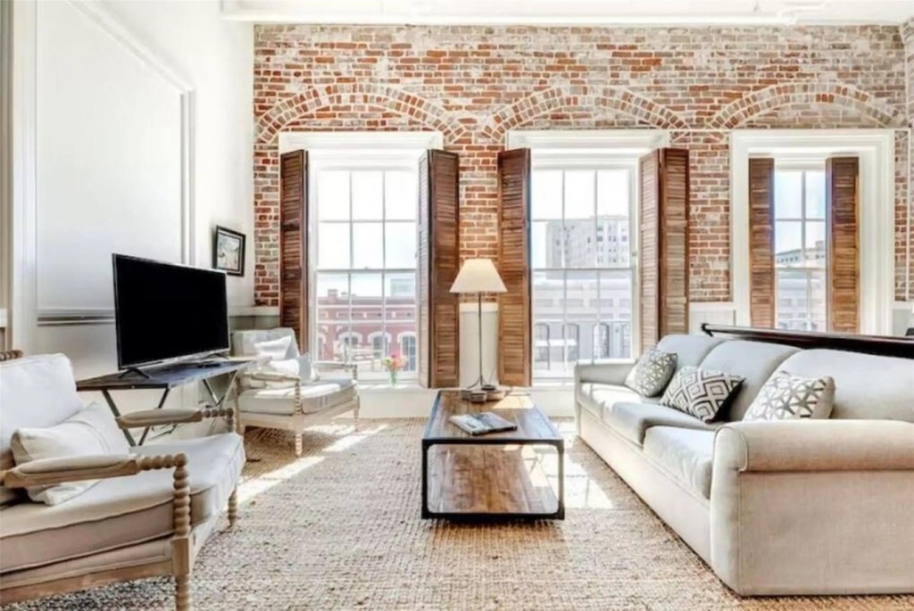 2010 Strand St - Photo 2