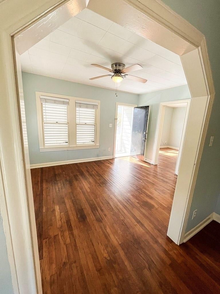 1011 9th St - Photo 3