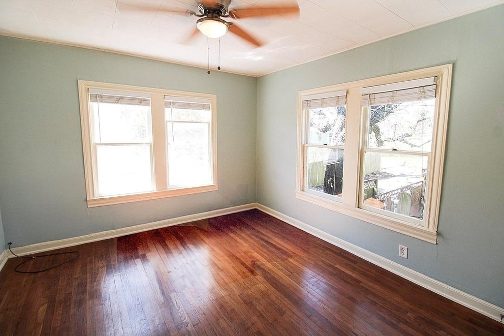 1011 9th St - Photo 1