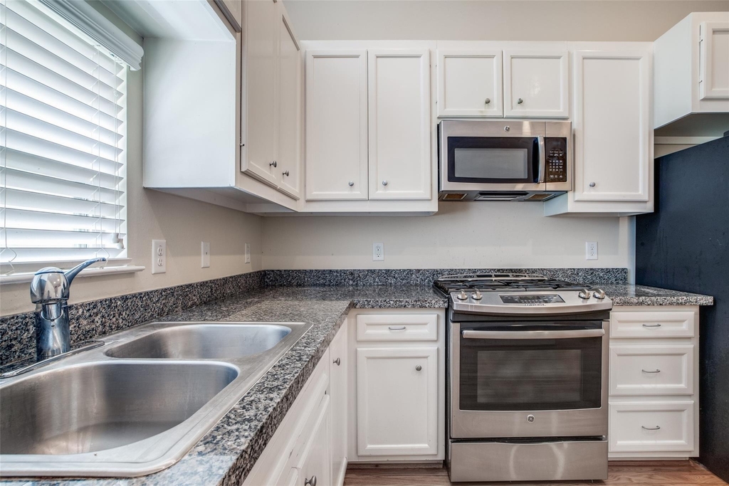 2710 Hullsmith Drive - Photo 17