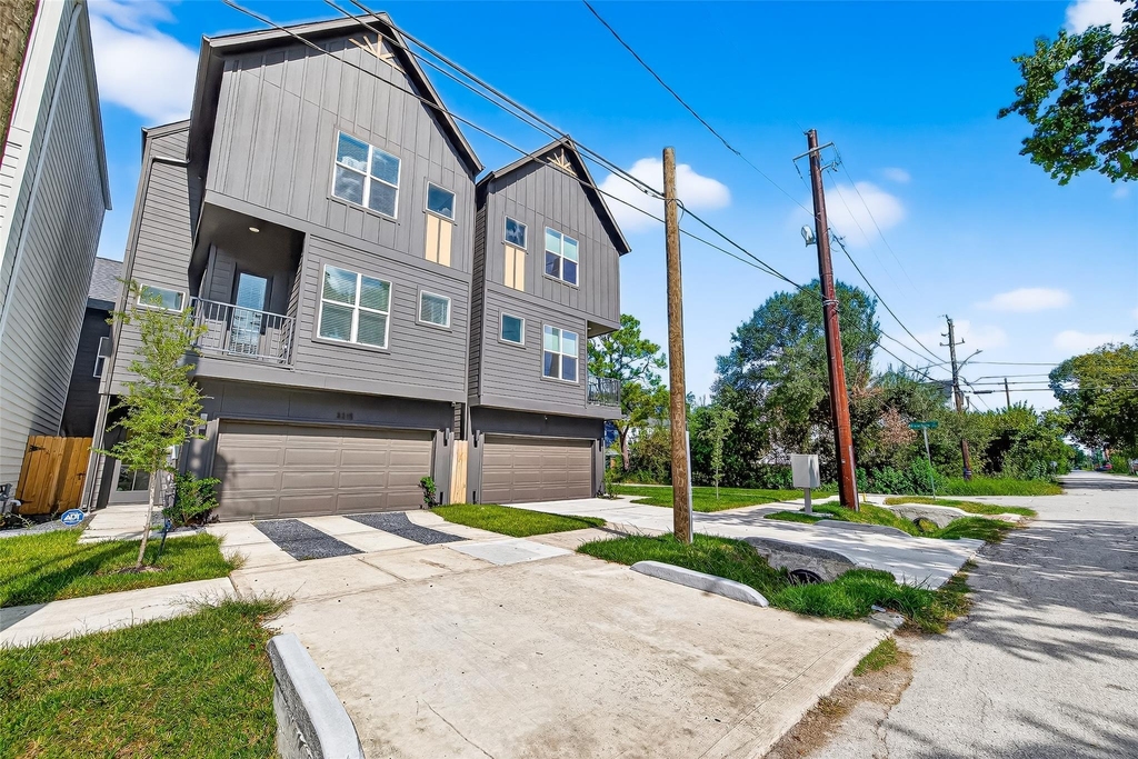 3315 Daphne Street - Photo 1