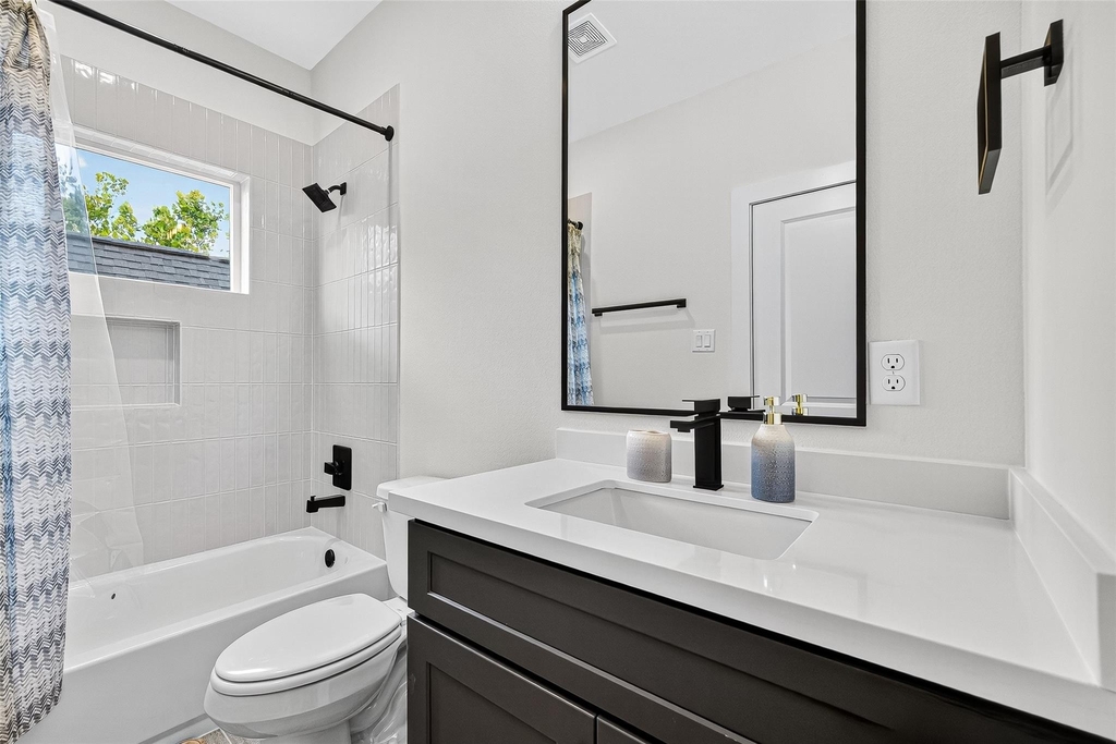 3315 Daphne Street - Photo 30