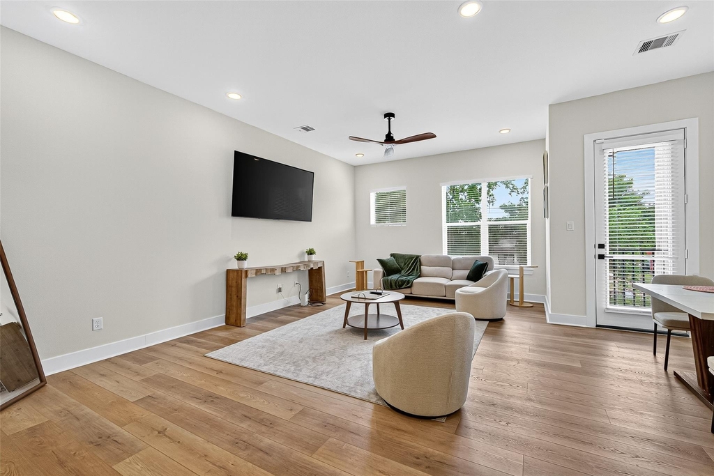 3315 Daphne Street - Photo 9