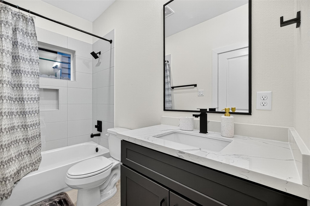 3315 Daphne Street - Photo 29