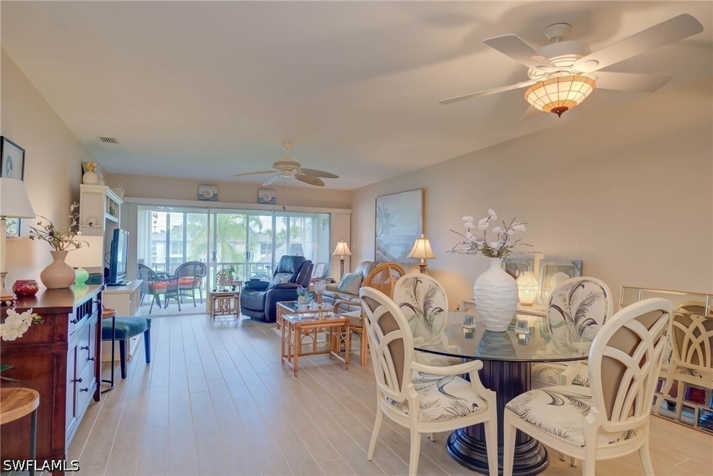 325 Charlemagne Boulevard - Photo 2