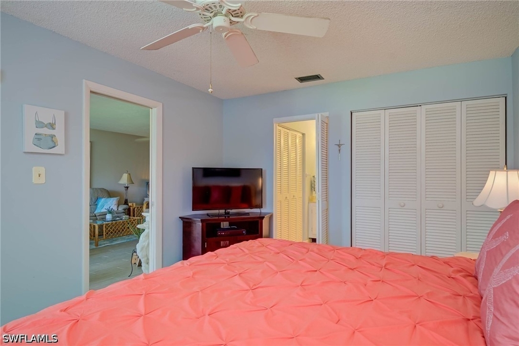 325 Charlemagne Boulevard - Photo 12