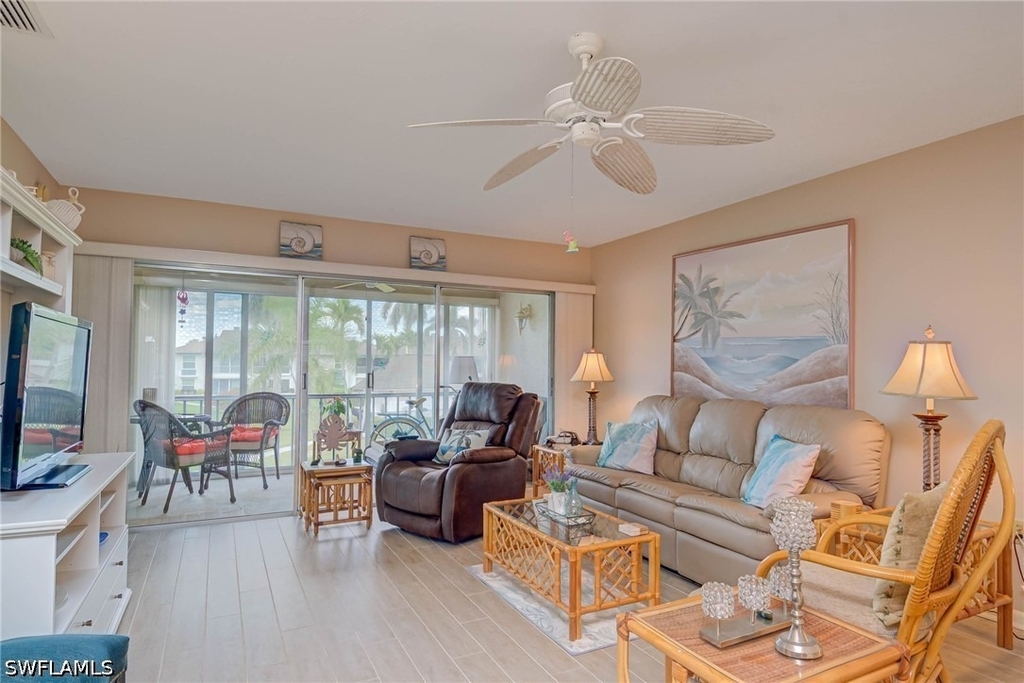 325 Charlemagne Boulevard - Photo 3