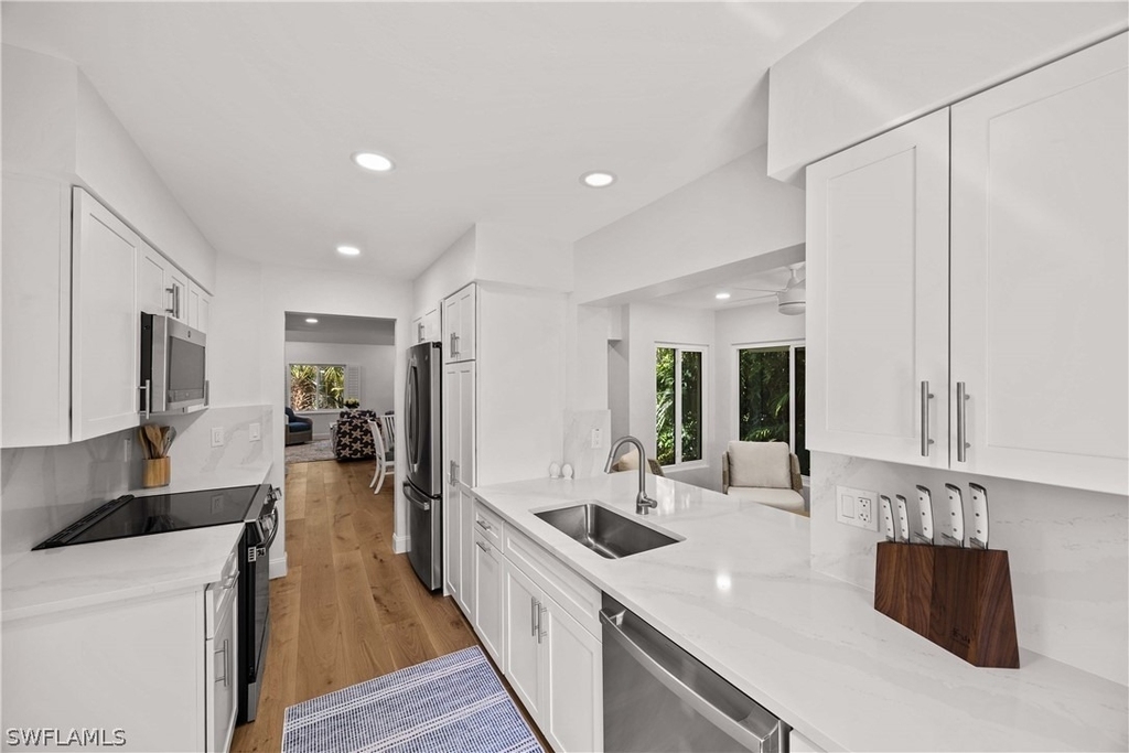 375 8th Avenue S - Photo 4