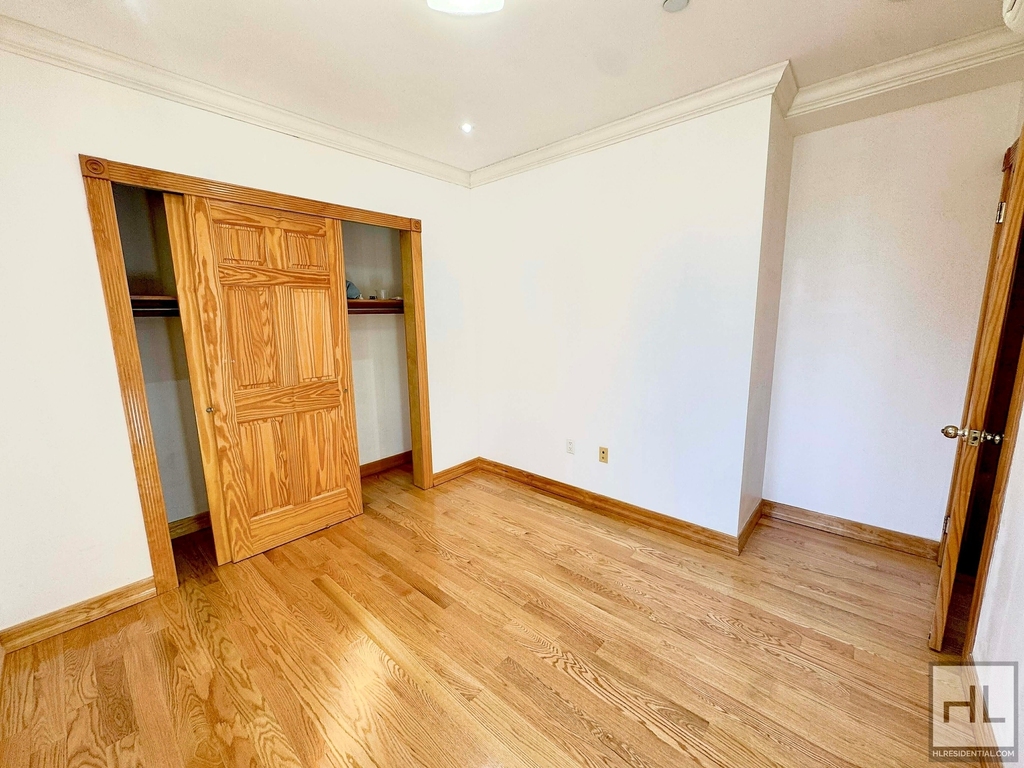 172 Street - Photo 9