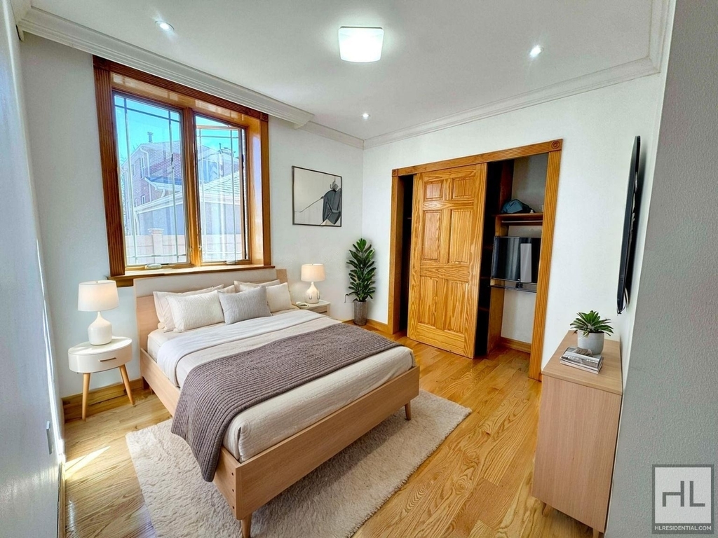 172 Street - Photo 6