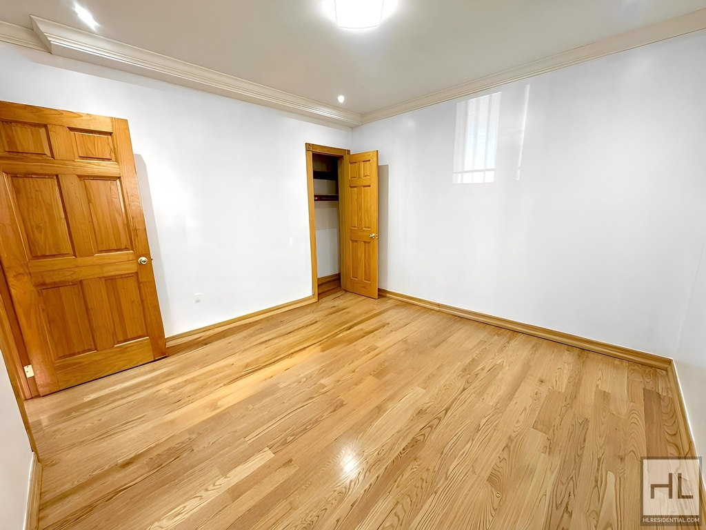172 Street - Photo 3
