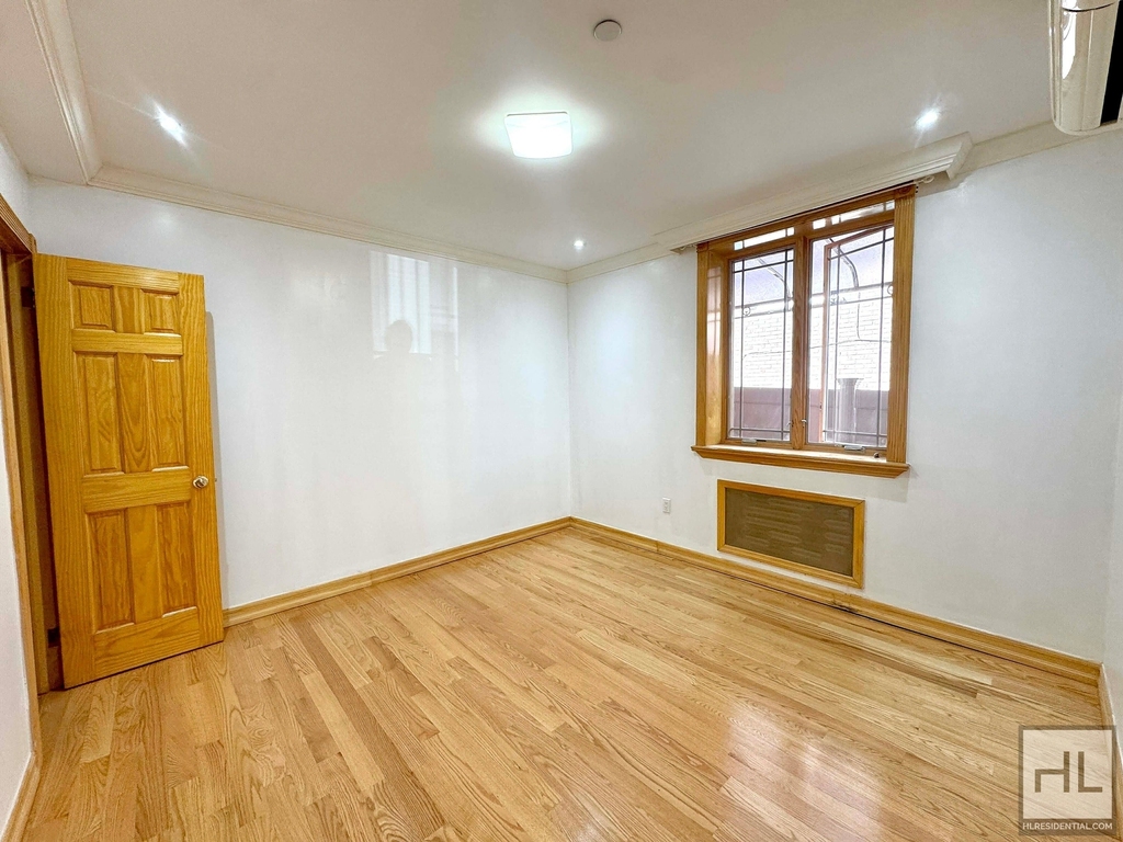 172 Street - Photo 5