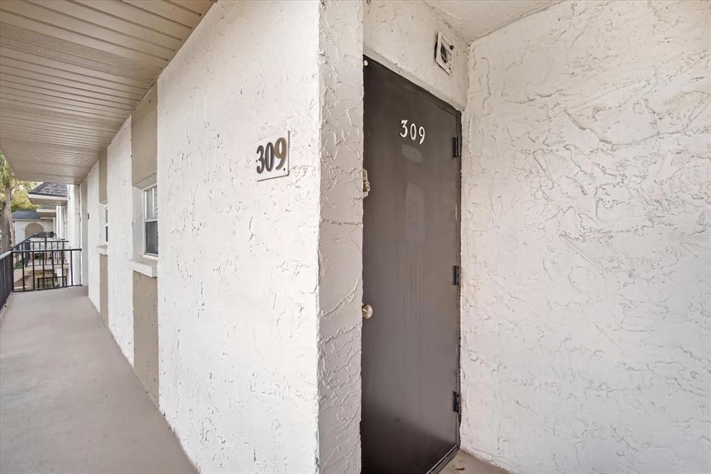 811 Russell Lane - Photo 1