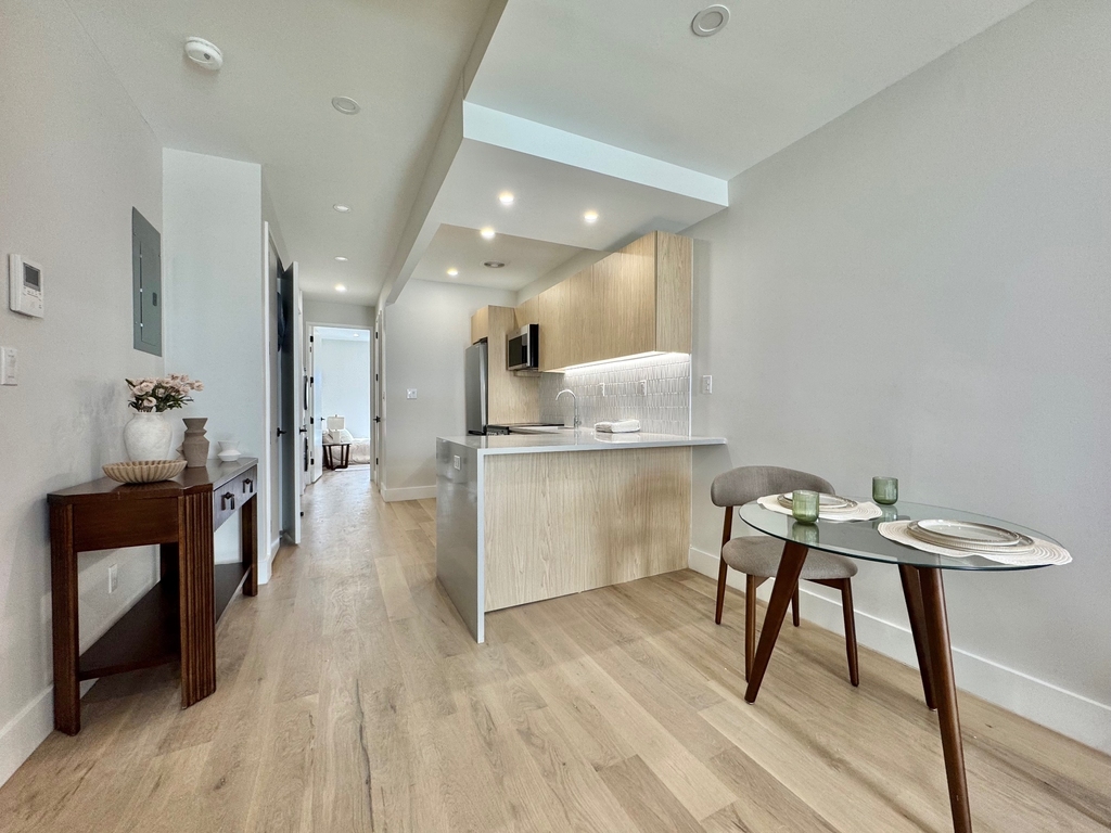 242 6th Street - Photo 4