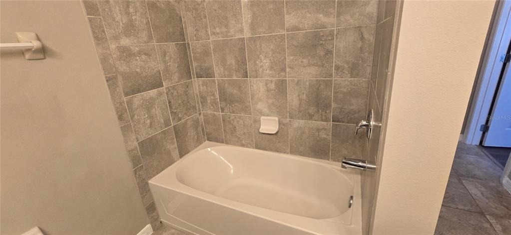 7564 Bishop Square Drive - Photo 8
