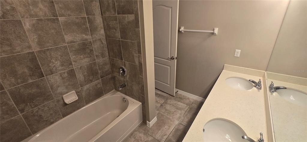7564 Bishop Square Drive - Photo 12