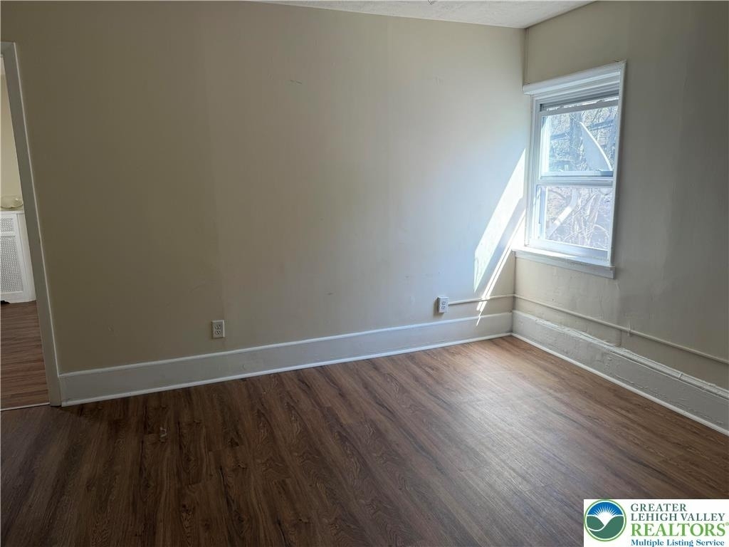 1201 E 4th Street - Photo 3