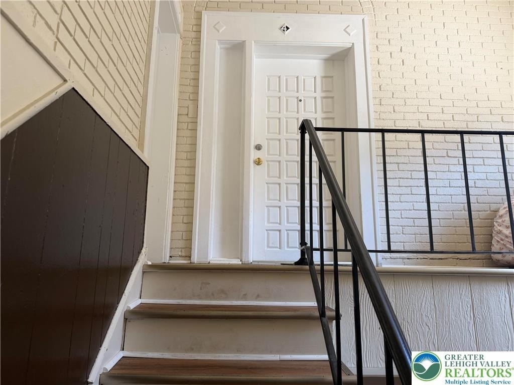 1201 E 4th Street - Photo 2
