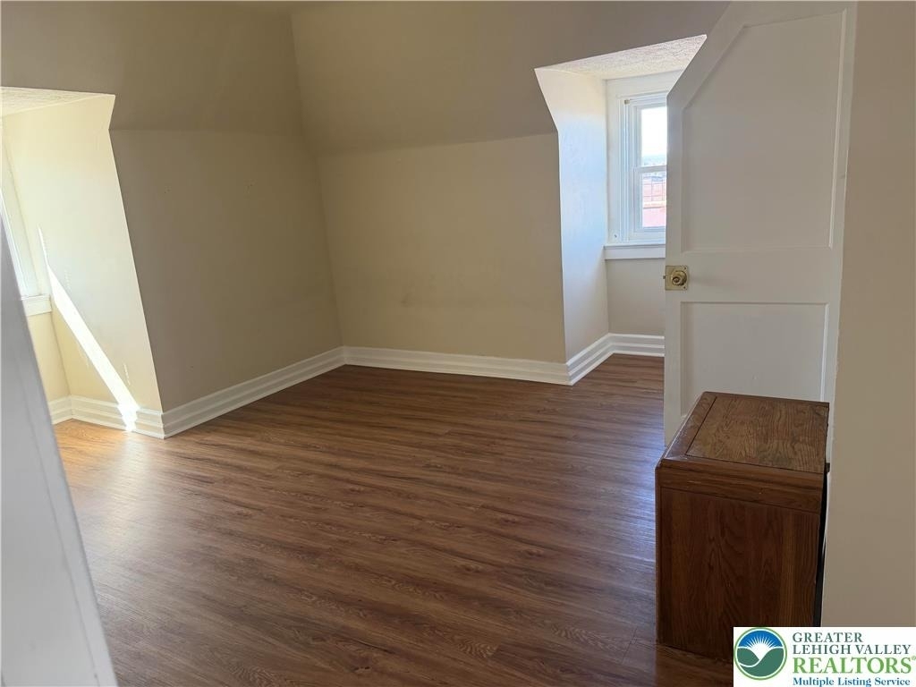 1201 E 4th Street - Photo 12