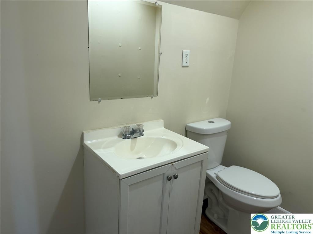 1201 E 4th Street - Photo 9