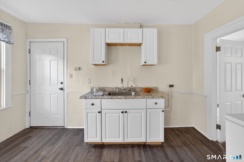 27 Beacon Street - Photo 9