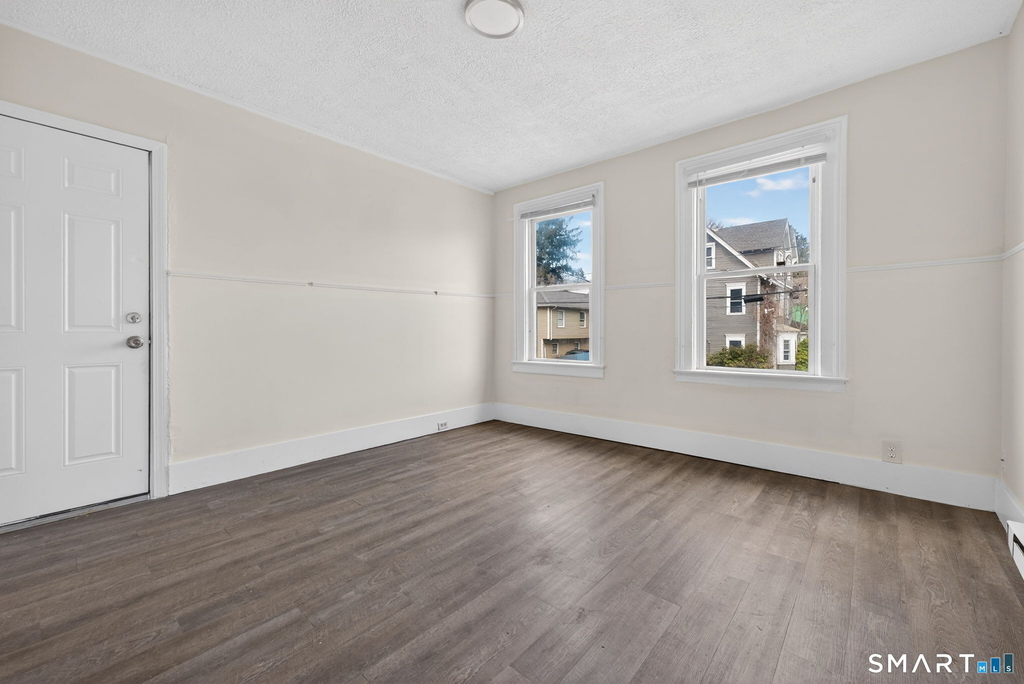 27 Beacon Street - Photo 3