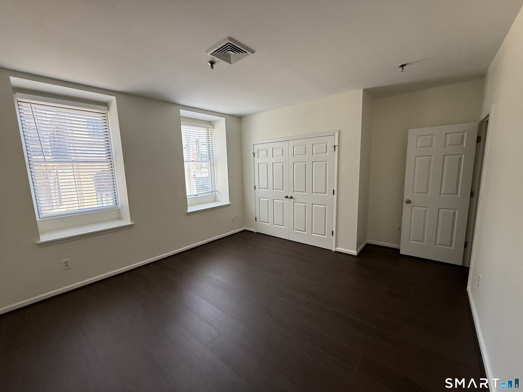 84 Wall Street - Photo 8