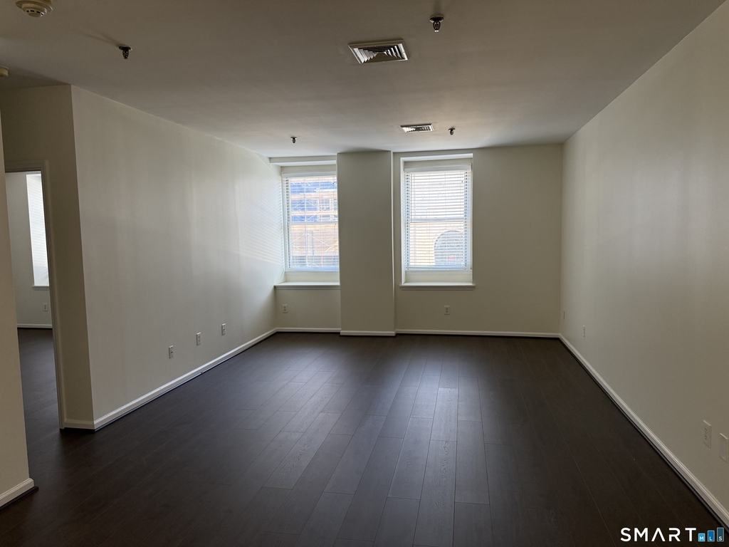 84 Wall Street - Photo 5