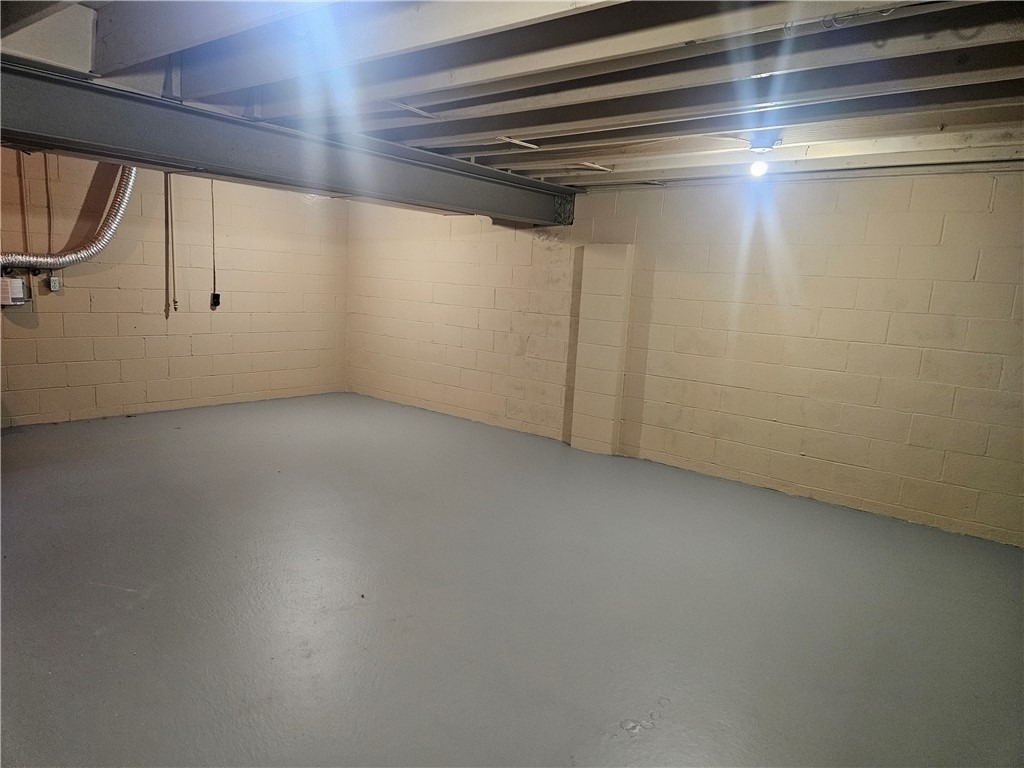 909 Chapel Rd - Photo 2