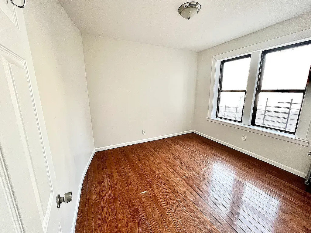 102-45 Corona Avenue - Photo 5