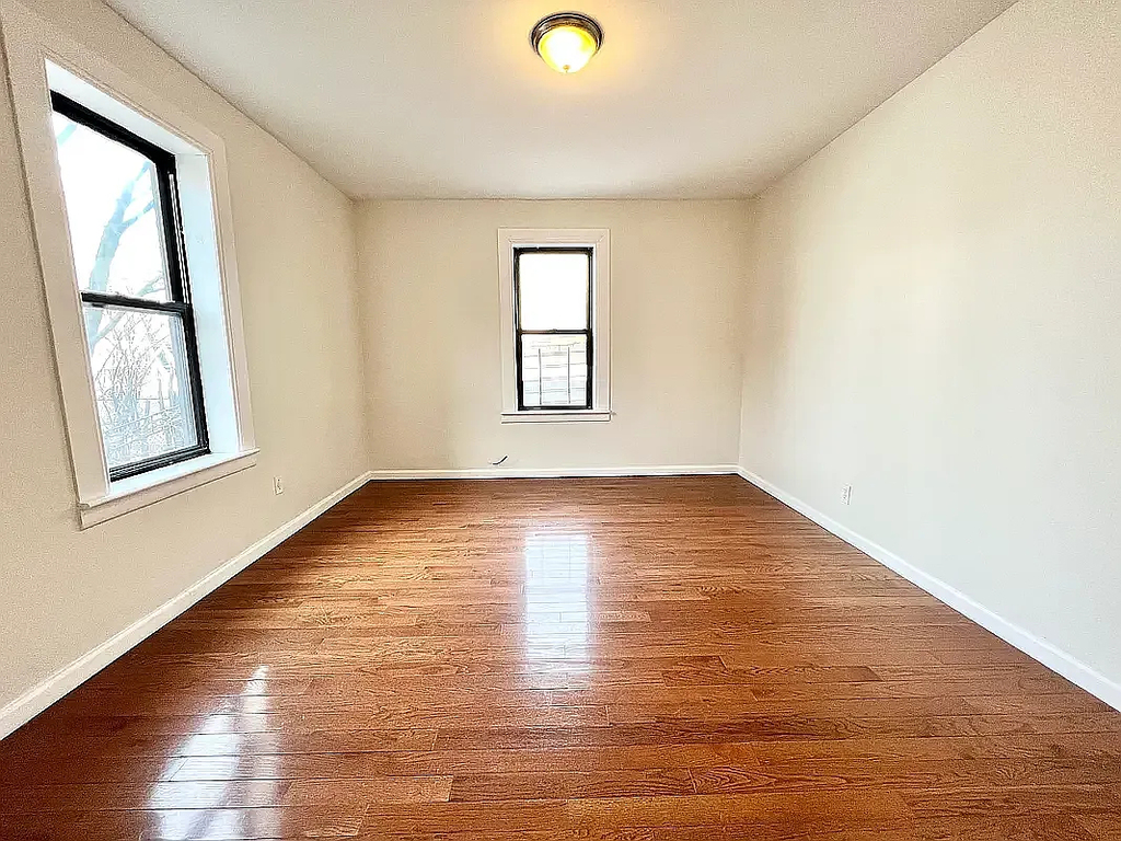 102-45 Corona Avenue - Photo 2