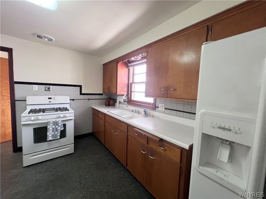 480 W Hazeltine Avenue - Photo 3