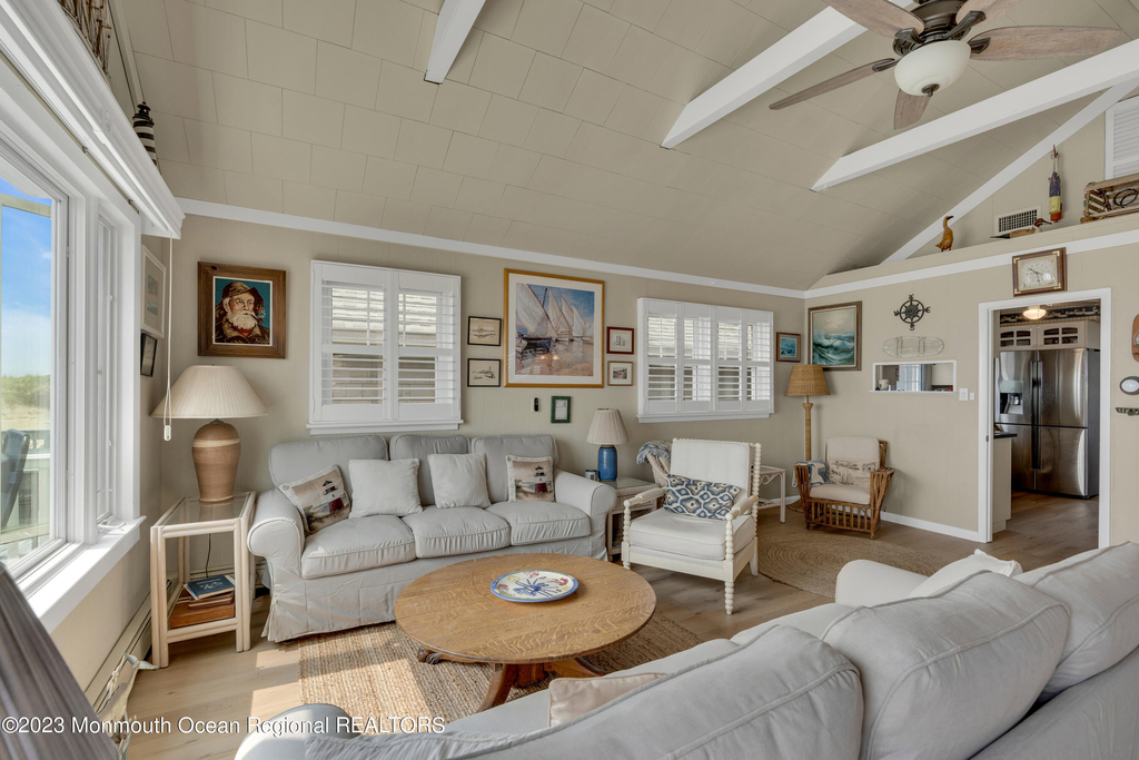 61 Beach Front - Photo 5
