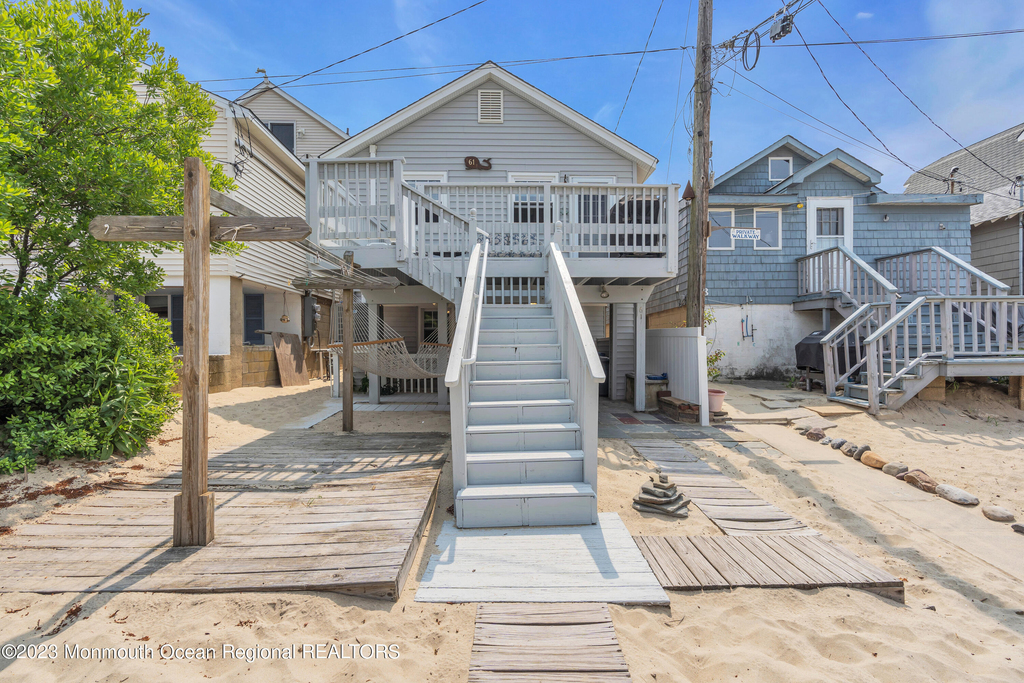 61 Beach Front - Photo 19