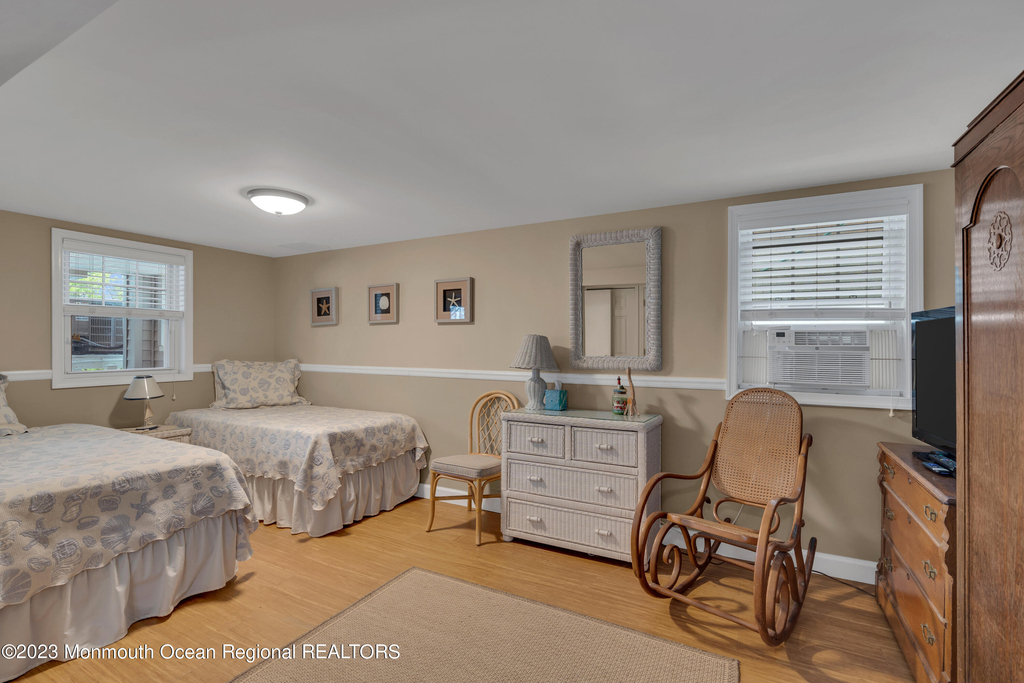 61 Beach Front - Photo 12