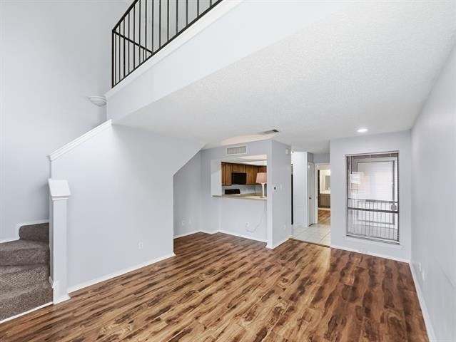 9835 Walnut Street - Photo 7