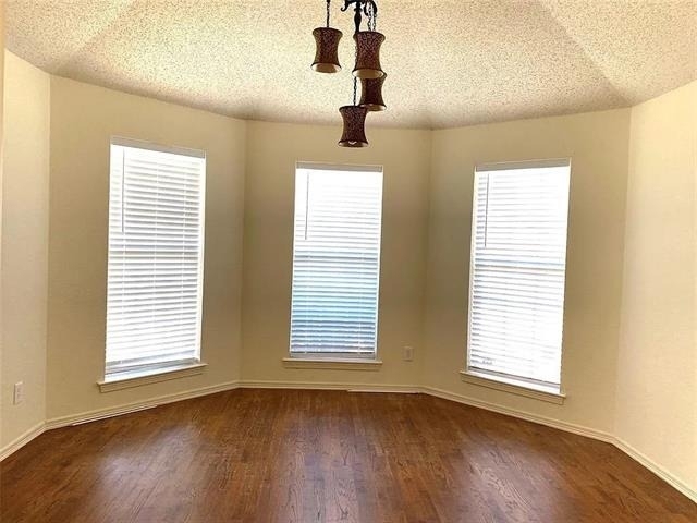10079 Cambridge Drive - Photo 2