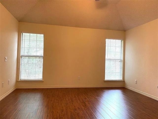 10079 Cambridge Drive - Photo 4