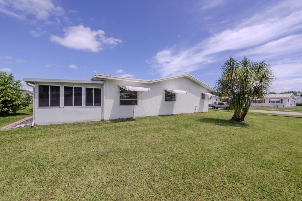 2107 Campanelli Boulevard - Photo 2
